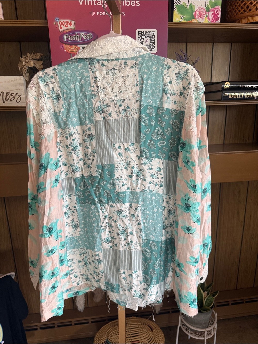 POL Where You've Been Oversized Lace Detail Top - Picture 4 of 4